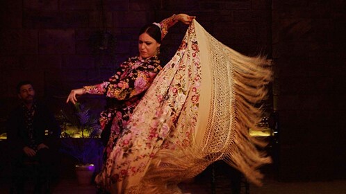 Sevilla: Tablao Flamenco Triana Espectáculo con Bebida