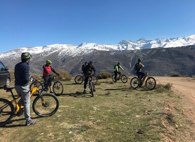 Tour en bicicleta eléctrica para grupos pequeños por Sierra Nevada