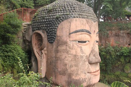 Heldagstur til Leshans gigantiske Buddha fra Chengdu