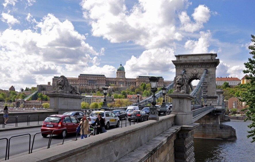 Budapest: Private 4-Hour Guided Walking Tour