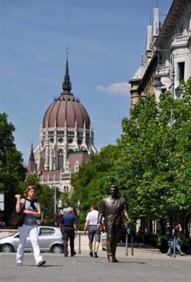 Picture 1 for Activity Budapest: Private 4-Hour Guided Walking Tour