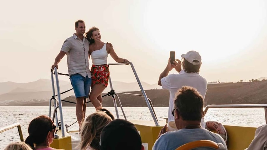 Lanzarote: 2.5-Hour Sunset and Dolphins Cruise