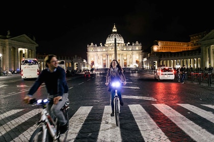 Rome by Night: 3-Hour Bike Experience
