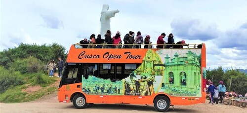 Cusco: Sightseeingtur i byen i en åpen buss med åpent tak