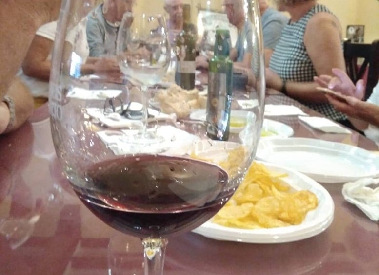 Picture 6 for Activity Córdoba: Local Wine Tasting Evening