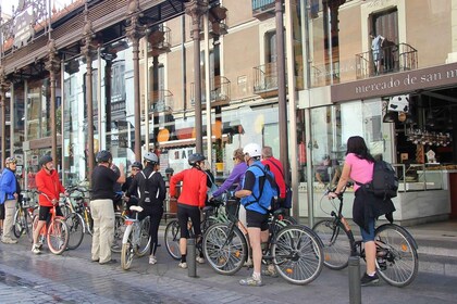 Lo mejor de Madrid: tour guiado en bicicleta de 3 horas en grupos pequeños