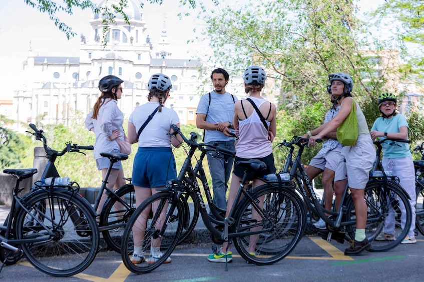Best of Madrid: 3-Hour Guided Bike Tour in Small Groups