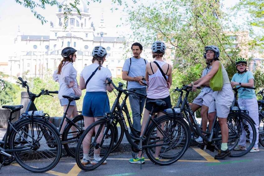Best of Madrid: 3-Hour Guided Bike Tour in Small Groups