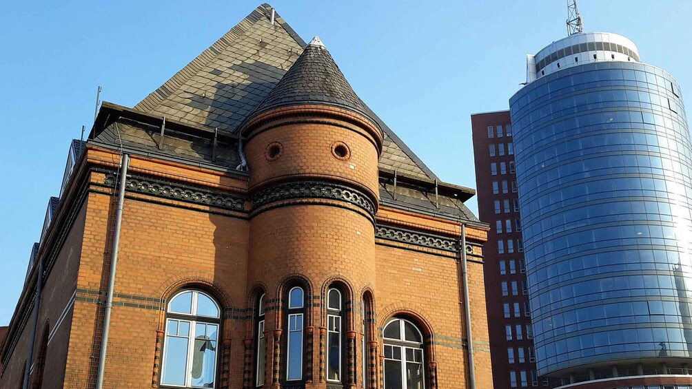 Picture 2 for Activity Hamburg: Speicherstadt and Hafencity Guided Tour