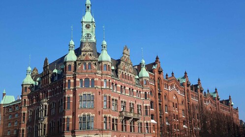 Hamburg: Speicherstadt and Hafencity Guided Tour