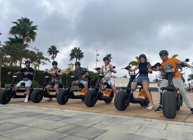 Maspalomas: 2-Sitzer Chopper E-Scooter mieten