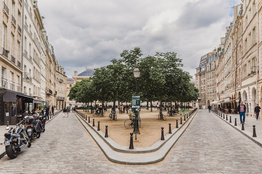 Paris in a Day with Sainte-Chapelle, Orsay & River Cruise
