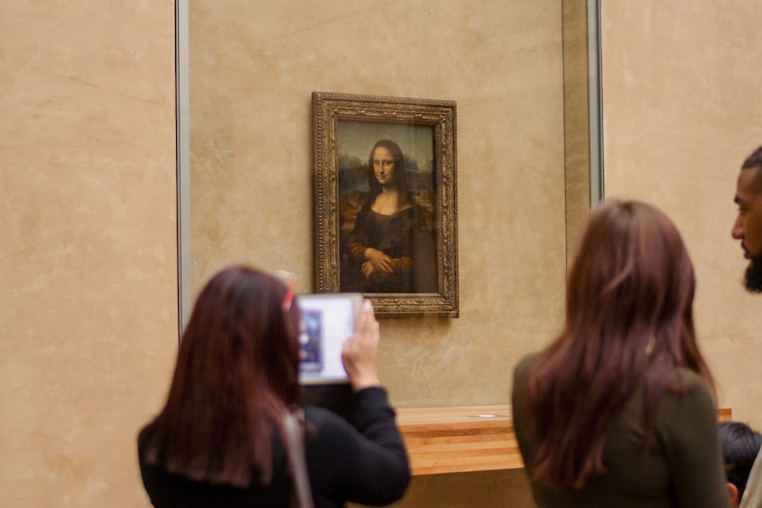 Paris in a Day with Louvre, Eiffel Tower, City Walk & Cruise
