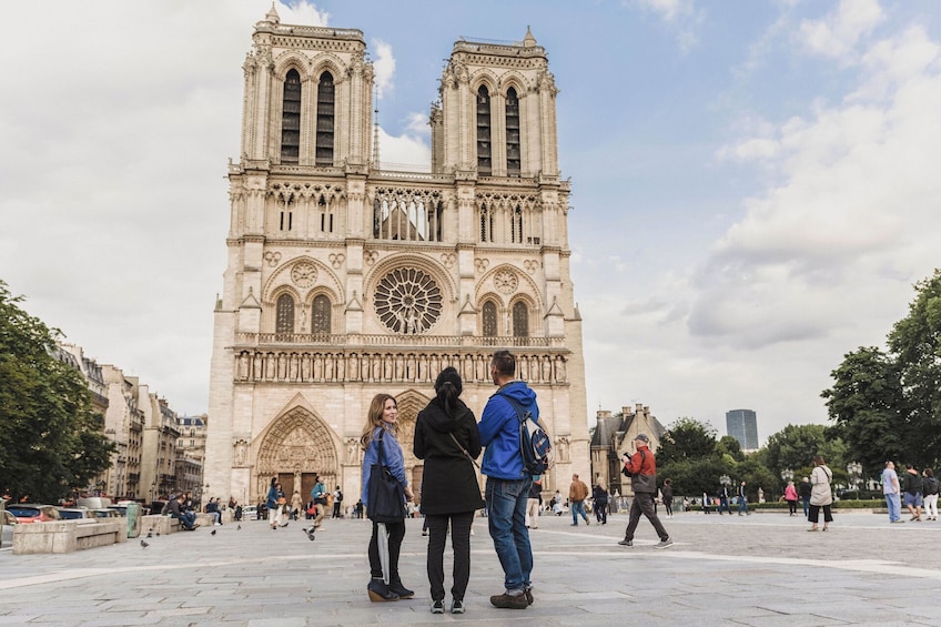 Medieval Quarter Tour with Sainte-Chapelle & Notre-Dame