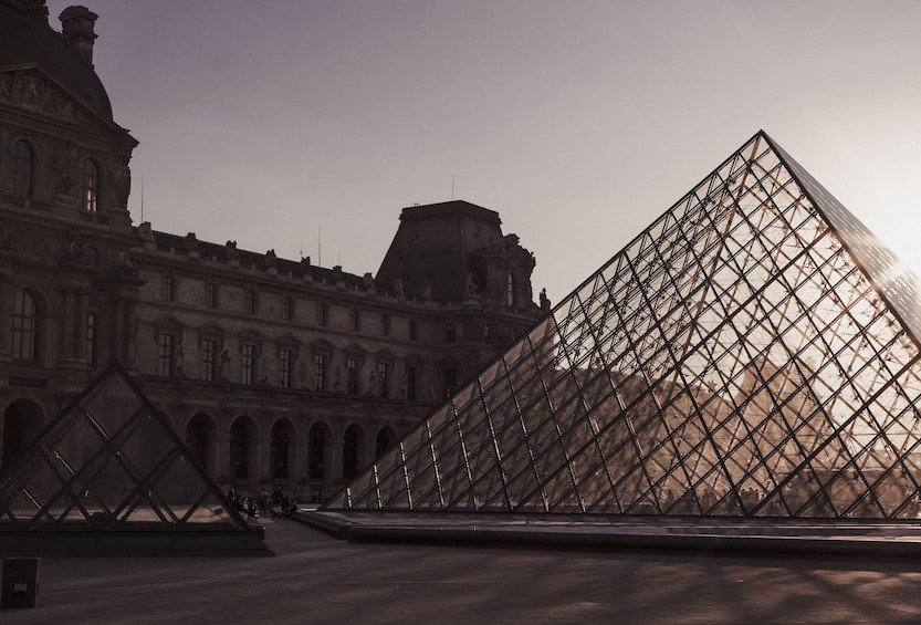 Skip the Line - Closing Time with the Mona Lisa