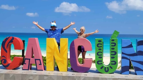 Cancun: Guided City Tour with Shopping and Tequila Tasting