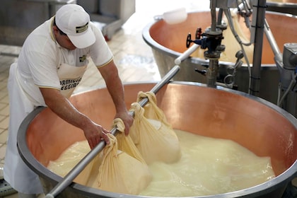 Parma: recorrido por el queso parmigiano-reggiano