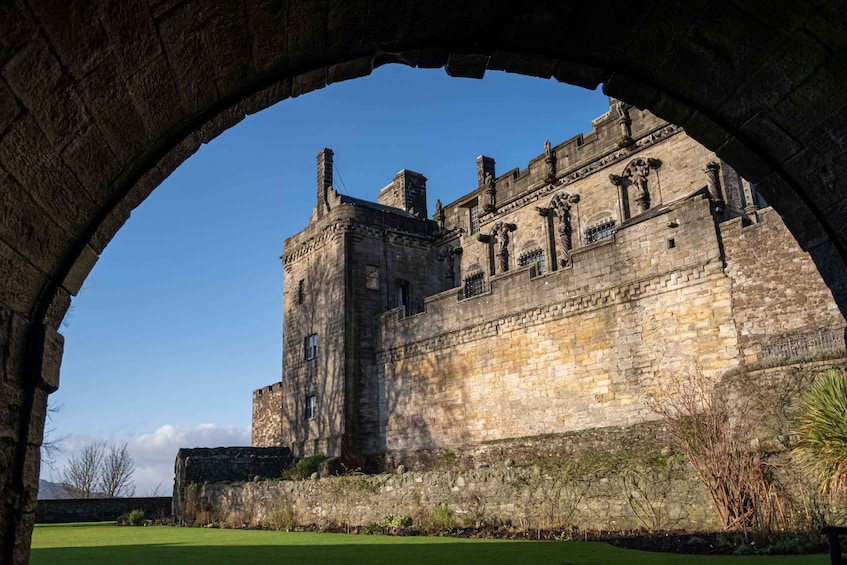 Picture 9 for Activity Stirling Castle: Skip-the-Line Guided Tour in Spanish