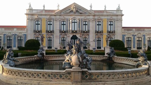 Convento de Mafra, Palacio de Queluz y Excursión a Ericeira desde Lisboa
