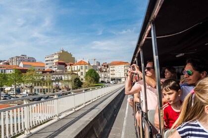 Porto: City Train Tour, River Cruise & Wine Cellar