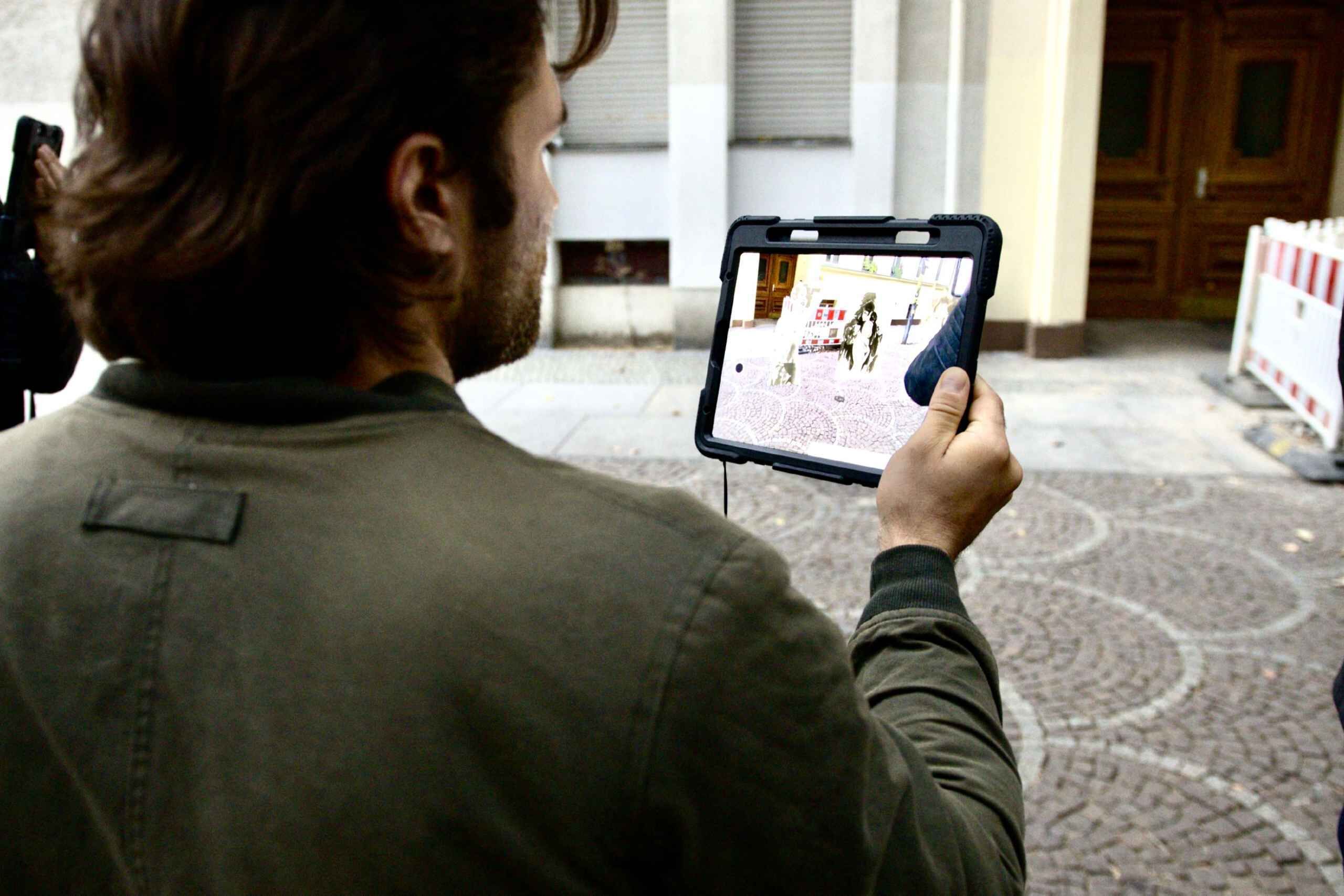 Berlin: Guided Augmented Reality Tour - Berlin's Sex History