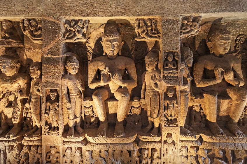 From Aurangabad: Private Tour to the Ajanta Caves