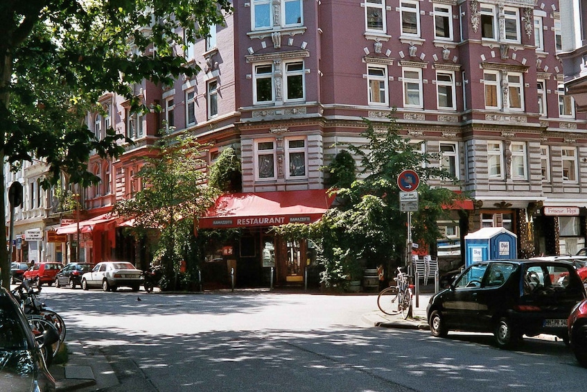 Picture 6 for Activity Hamburg: Downtown, Alster & Alternative Areas Bike Tour