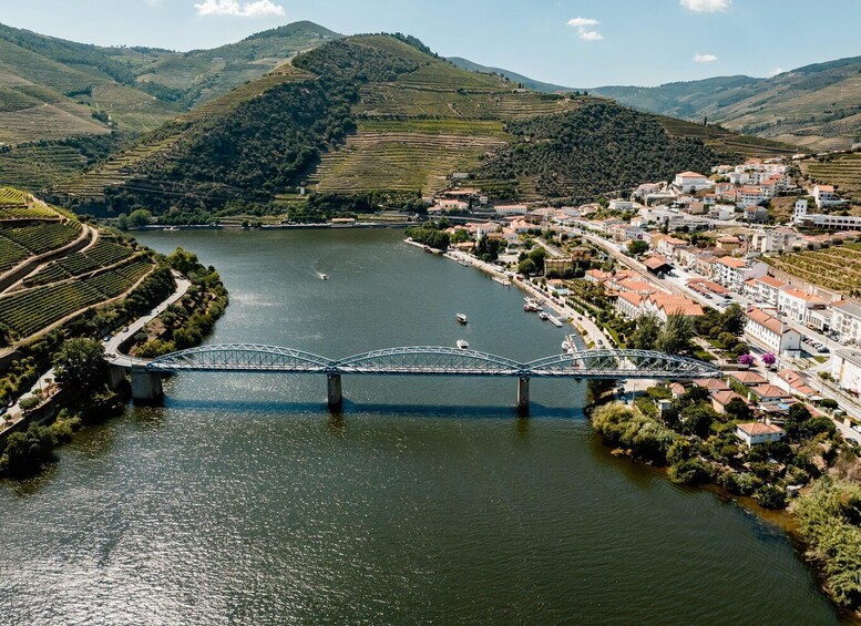 Picture 16 for Activity Porto: Douro Valley Full-Day Boat, Train, and Lunch Tour