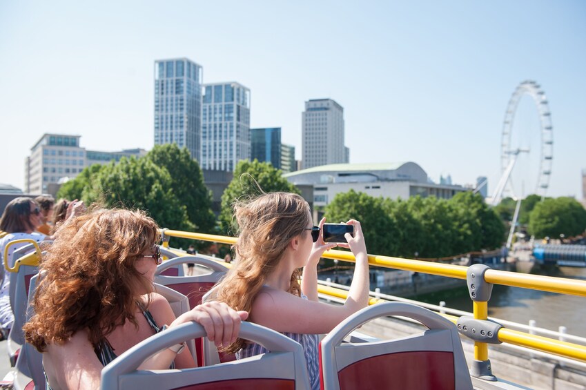 Tootbus London Discovery Hop-on Hop-off Bus Tour