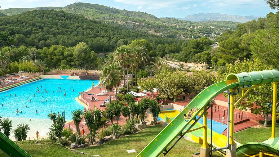 Tarragona: Aqualeon Water Park Entry Ticket
