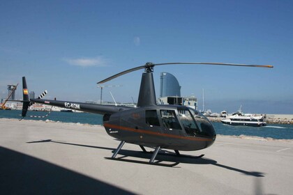 Barcelona: Helicopter Flight and Yacht Cruise Combo