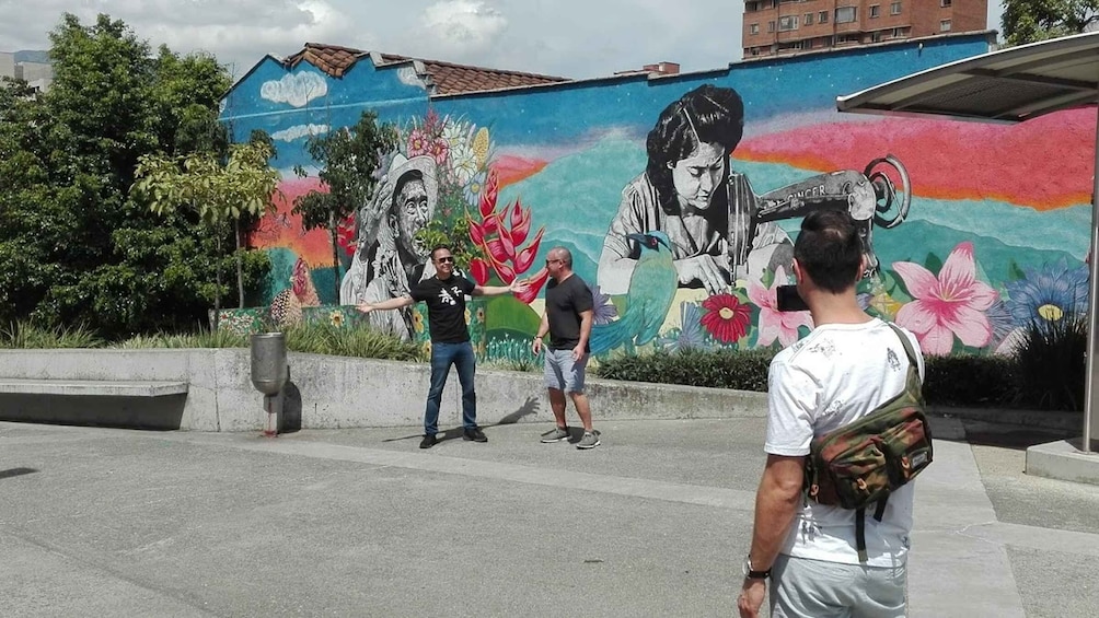 Picture 10 for Activity Medellín: Private Comuna 13 Street Art Tour