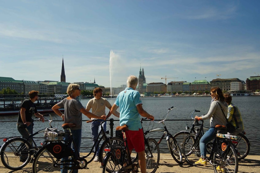 Picture 4 for Activity Hamburg 3.5-Hour Bike Tour