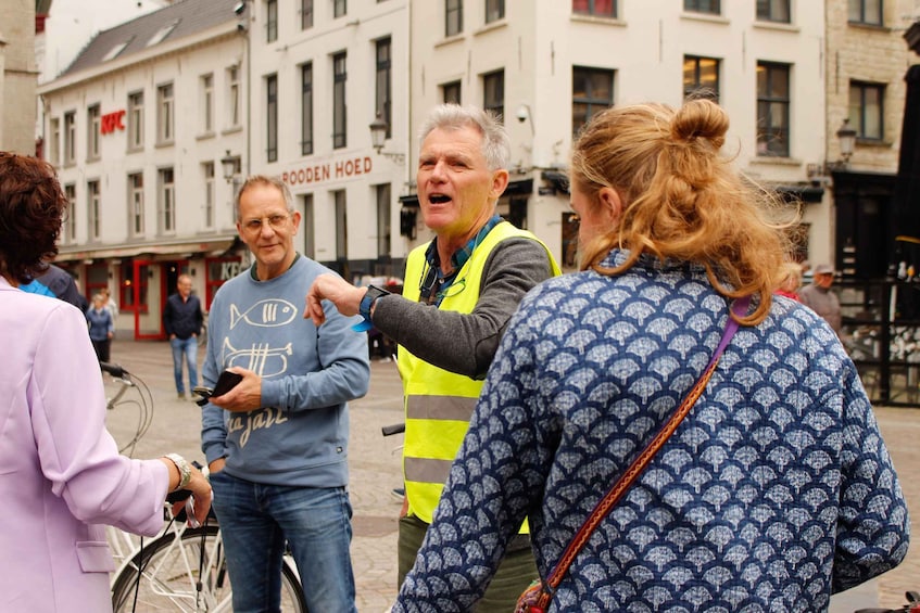 Picture 4 for Activity Antwerp: City Highlights Guided Bike Tour