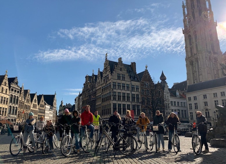 Picture 3 for Activity Antwerp Highlights: 2-Hour Bike Tour