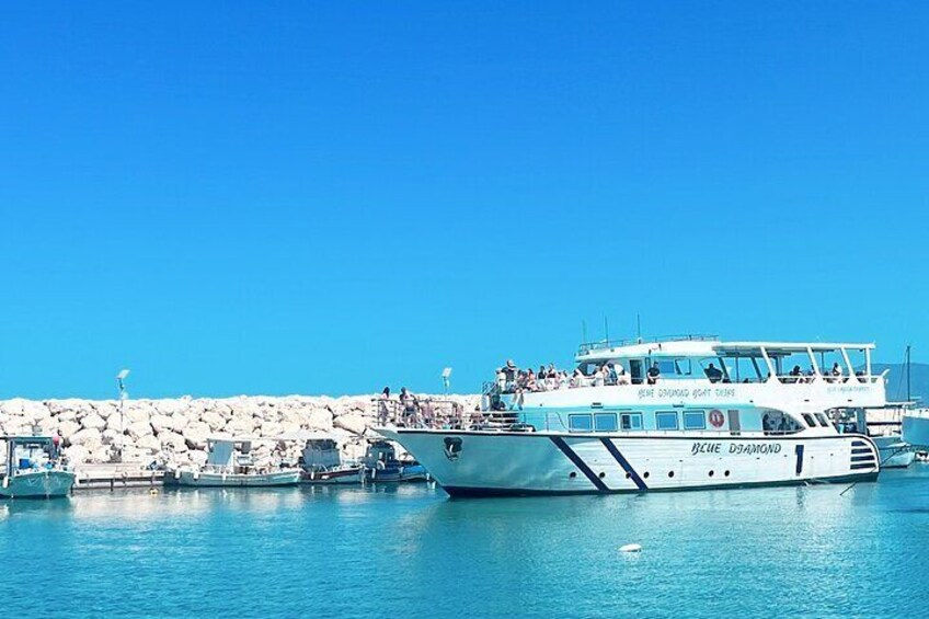 Blue Lagoon trip with slide & live guitarist from Latchi harbour