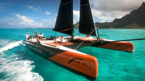 Bora Bora : Voile catamaran d’une demi-journée et plongée avec tuba