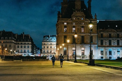 Parigi: Tour di gruppo con corsa all'alba e visita della città
