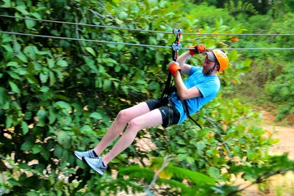 Depuis Belize City : Aventure de tyrolienne et de descente de grotte en cha...