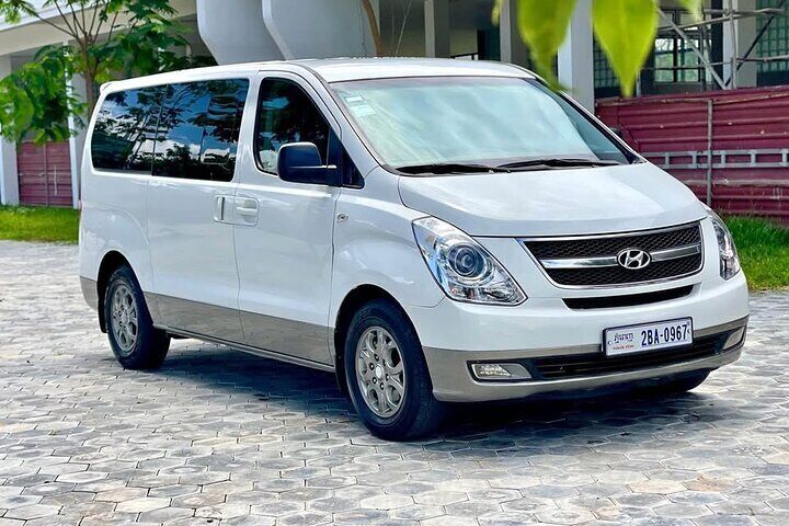 Daily Private car Phnom Penh to Siem Reap