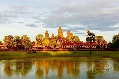 Full-13Days Private Group of Cambodia Angkor Tour With Sunrise