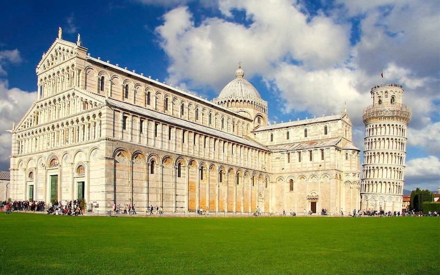 Picture 2 for Activity Pisa: Private Walking Tour Miracoli Square