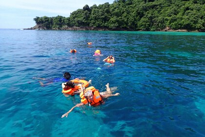 Koh Lanta: tour marítimo de aventura a Koh Rok y Koh Haa