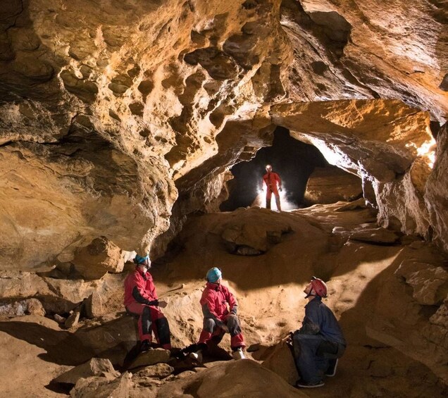 Budapest: Adventure Caving Tour with Guide