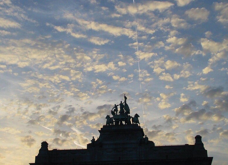 Picture 2 for Activity Brussels: Walking Tour from Central Station to Manneken Pis