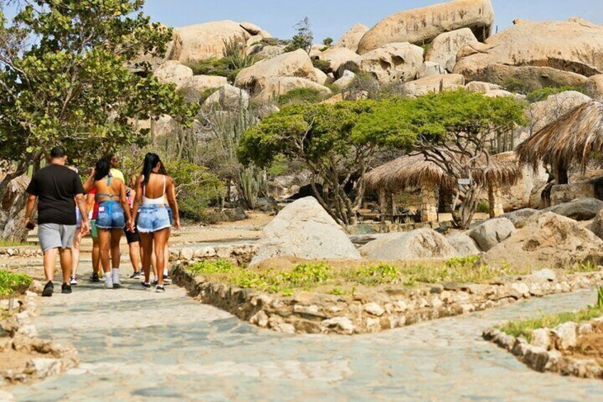 The Ayo Rock Formation are monolithic rock boulders located in Ayo. Find many histories hidden in the rocks!