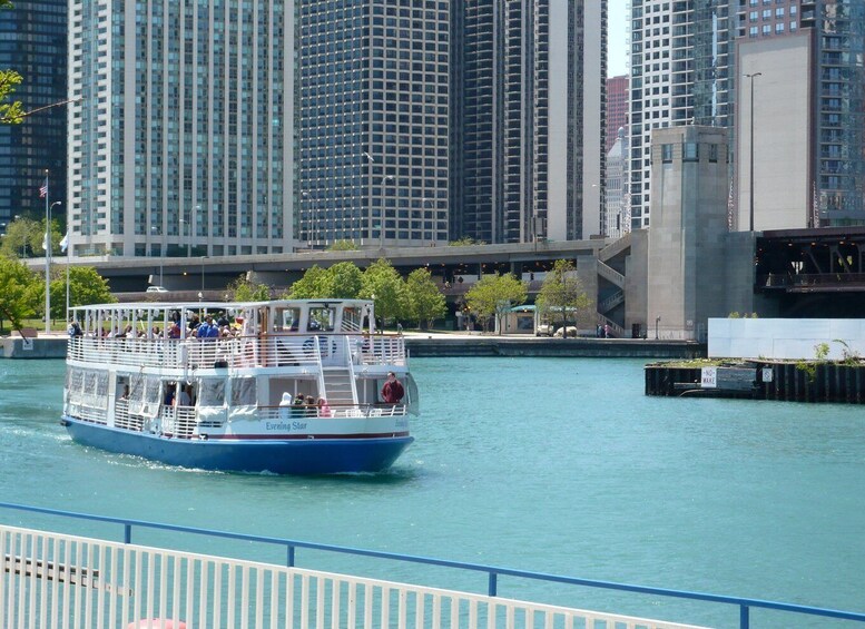 Picture 1 for Activity Chicago: City Minibus Tour with Optional Architecture Cruise