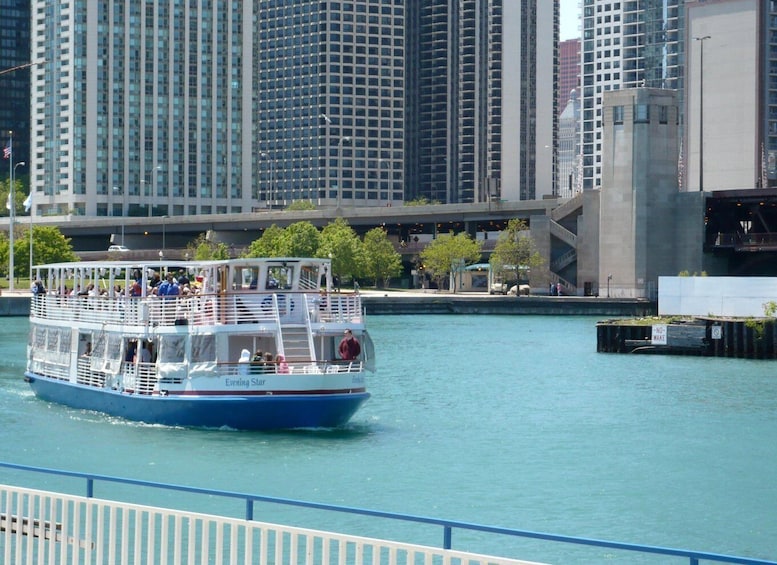 Picture 7 for Activity Chicago: City Minibus Tour with Optional Architecture Cruise