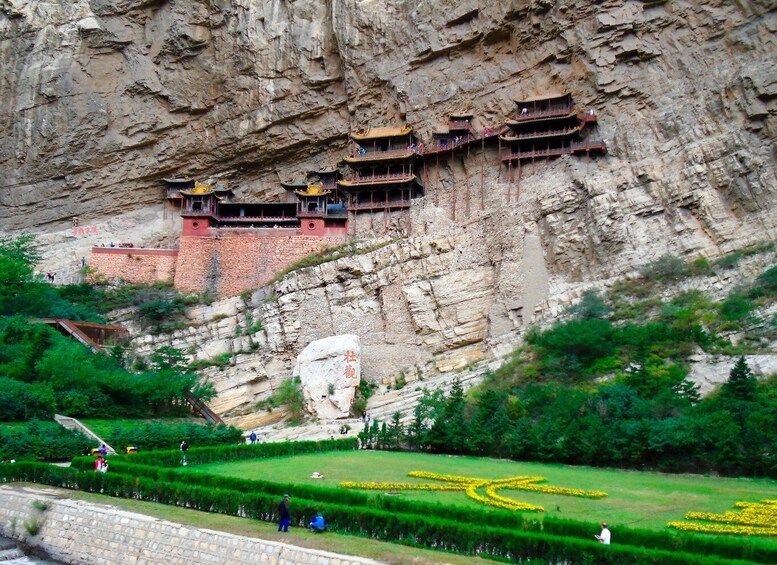 Datong: Temples and Grottoes Private Full–Day Tour