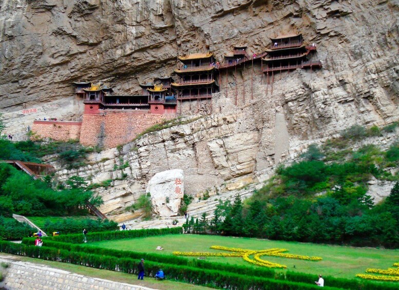 Datong: Temples and Grottoes Private Full–Day Tour